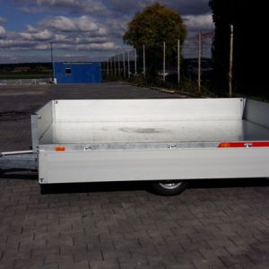 Remolque Martz TIPPER 2615 con volquete hidráulico.